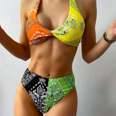 Kétrészes női fürdőruha rátéttel