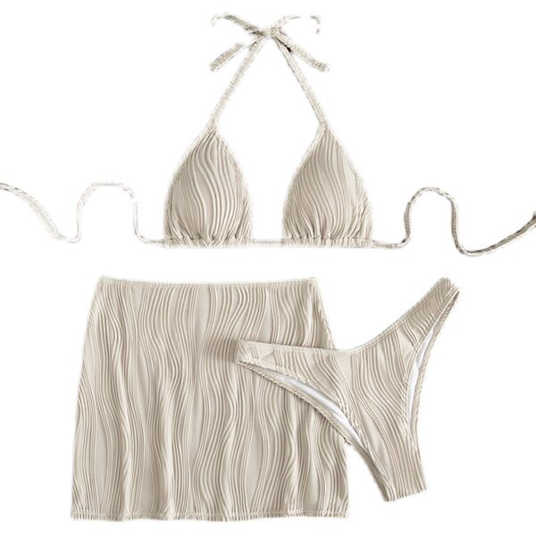 Naiste kolmeosaline ujumistrikoo bikiiniseeliku ja õhukeste rihmadega ülaosaga