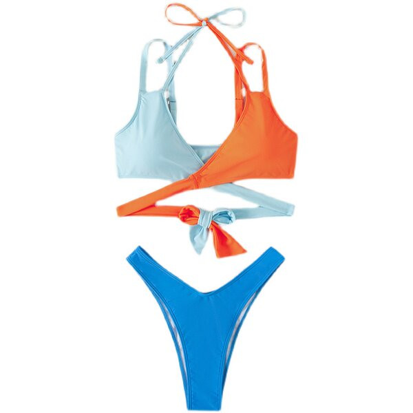 Női fürdőruha két részből - kivágott modell