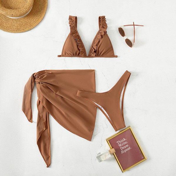 Stílusos, háromrészes női fürdőruha fürtökkel