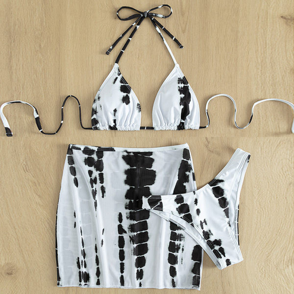 Női fürdőruha vékony pánttal, fehér színben