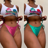 Női fürdőruha két részből - mellszobor felirattal és bikini nyakkendővel