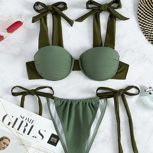 Új modell női fürdőruha két részből áll - zöld színű