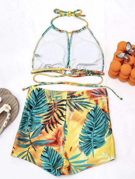 Γυναικείο μαγιό σε δύο μέρη με απλικέ και κορδόνια