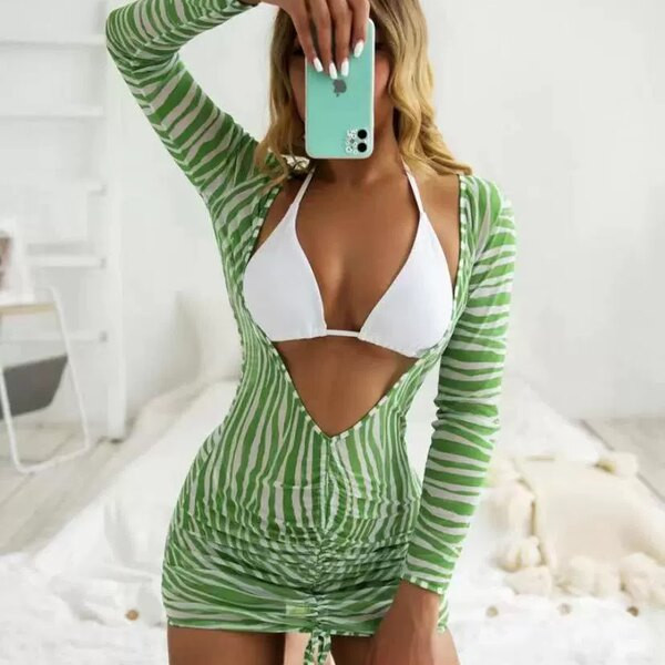 Σετ παραλίας από τρία μέρη μαγιό και φόρεμα