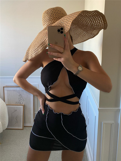 Stílusos, háromrészes női fürdőruha keresztpánttal