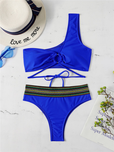 Uus asümmeetrilise ülaosaga ujumistrikoo mudel