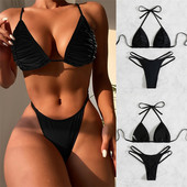 Kaheosaline lipsudega ujumistrikoo naistele