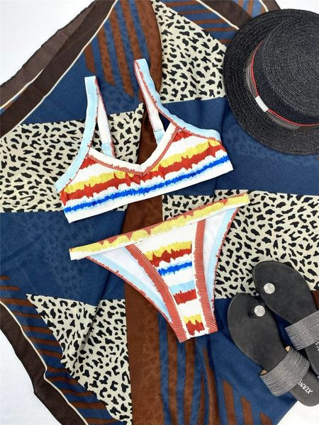 Új, két részből álló csíkos fürdőruha modell