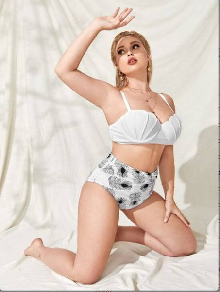 Női fürdőruha nagy méretben két részben