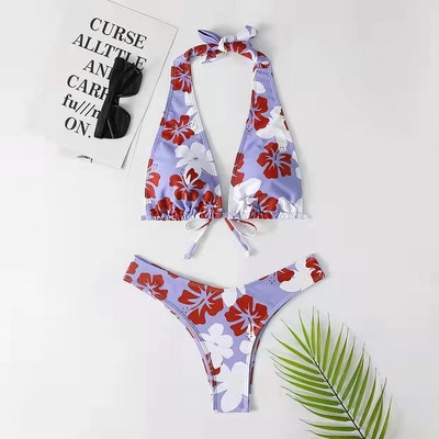 Kétrészes női fürdőruha nyakkendővel és virágmotívumokkal