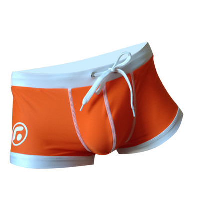 Férfi úszó boxer nyakkendővel