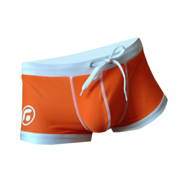 Férfi úszó boxer nyakkendővel