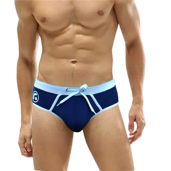 Meeste püksikud kirja ja pealdislinkidega