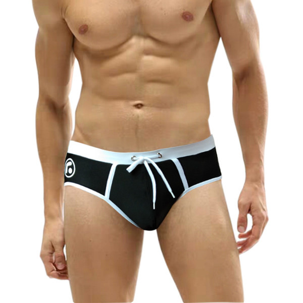 Meeste püksikud kirja ja pealdislinkidega