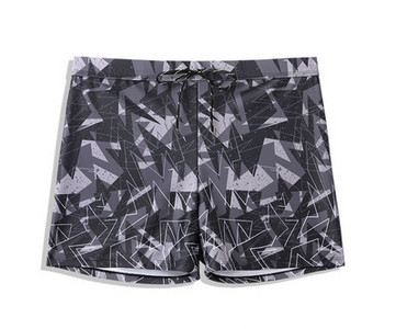 Uut mudelit trükiga meeste ujumistrikoo