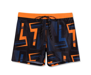 Uut mudelit trükiga meeste ujumistrikoo