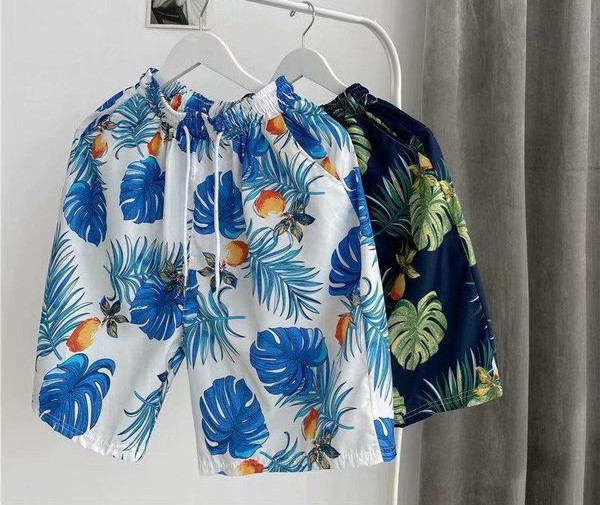 Meeste värvilised lipsudega lühikesed püksid – mitut värvi