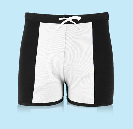 Meeste ujumisbokserid kirjaga