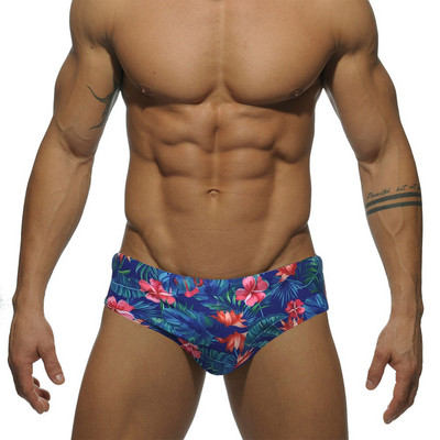 Meeste ujumisriided - erinevad värvid