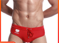 Férfi fürdőruha nyakkendővel, négy színben