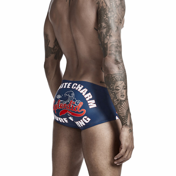 Moodsad aplikatsiooni ja pealdisega meeste ujumisriided