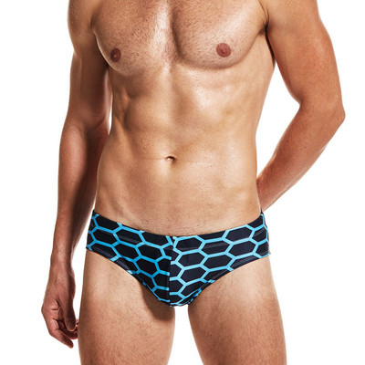 Uut mudelit trükiga meeste ujumistrikoo