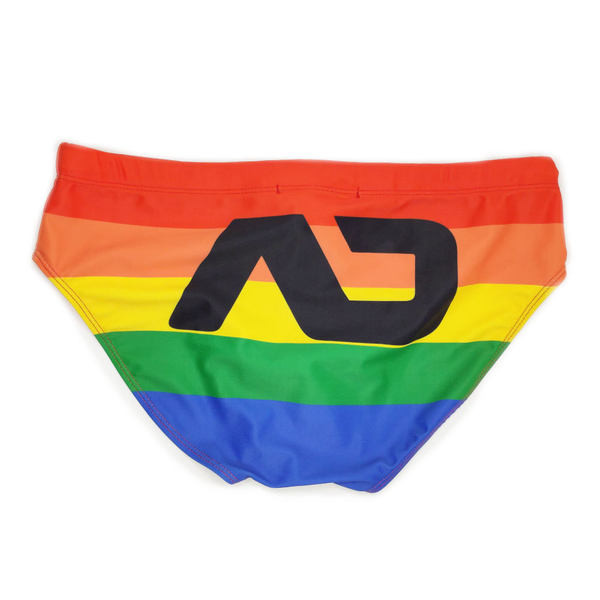 Triibuliste meeste ujumisriiete uus mudel