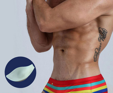 Kiiresti kuivavast kangast ujumistrikoo meestele