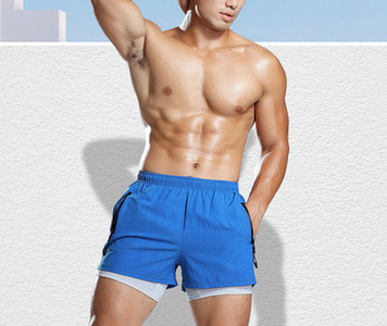 Meeste lühikesed lipsude ja lukuga taskutega rannapüksid