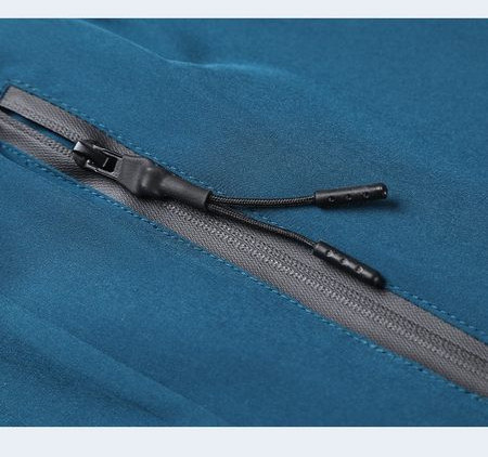 Meeste lühikesed lipsude ja lukuga taskutega rannapüksid