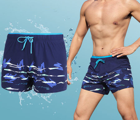 Siniste lipsudega meeste lühikesed püksid