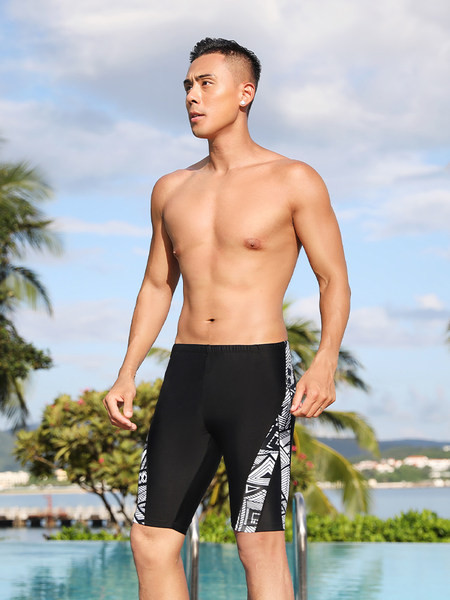 Gyorsan száradó anyagból készült fürdőruha férfiaknak