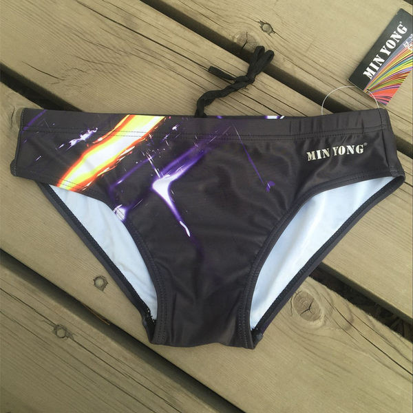 Ανδρικά μαγιό με έγχρωμη στάμπα