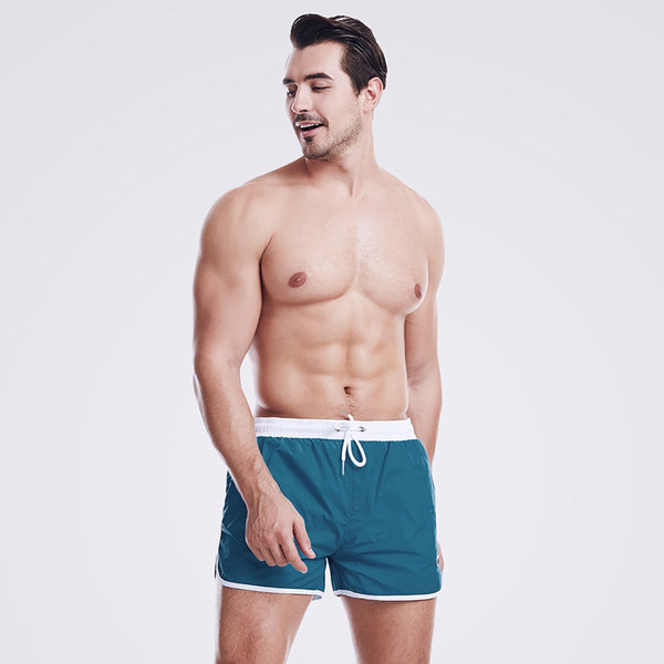 Kiiresti kuivavast kangast meeste ujumisriiete uus mudel