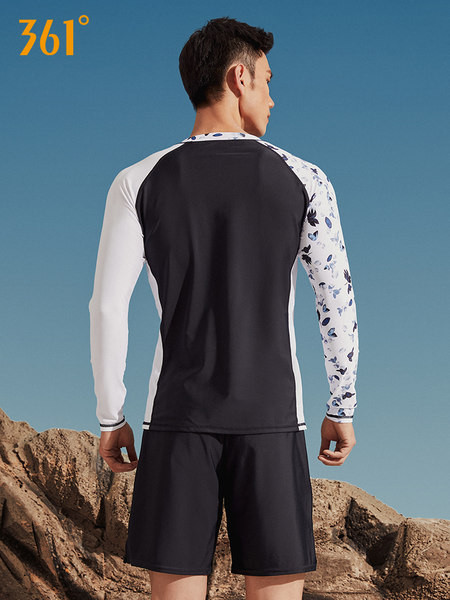 Meeste ujumiskomplekt - pikkade varrukatega lühikesed püksid ja pluus