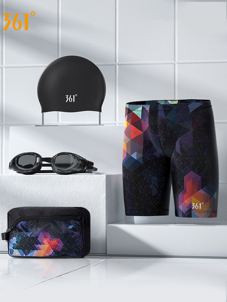 Meeste värvilise mustriga ujumispüksid