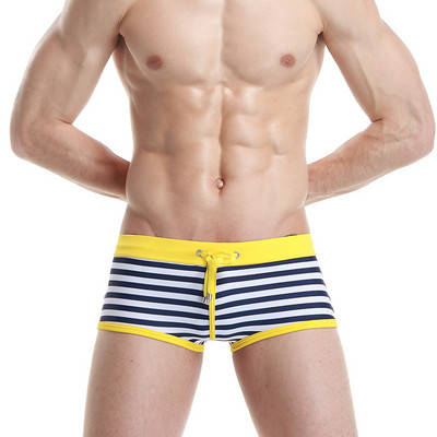 Meeste ujumistrikoo uus mudel aplikatsiooni ja lipsudega