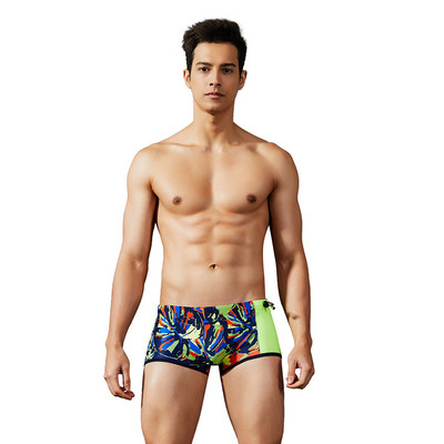 Kolmes värvitoonis meeste ujumisriided