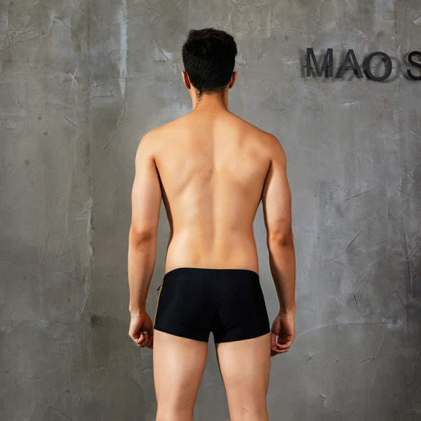 Kolmes värvitoonis meeste ujumisriided