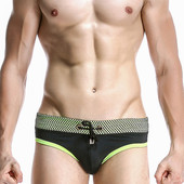 Rannalipsudega meeste püksikud