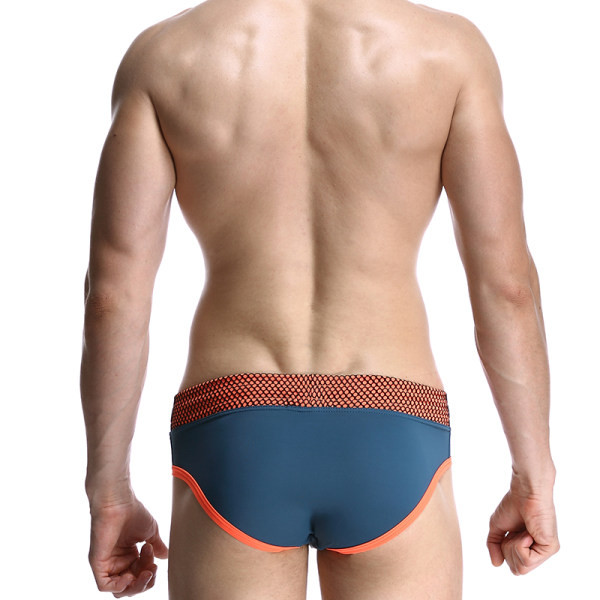 Rannalipsudega meeste püksikud