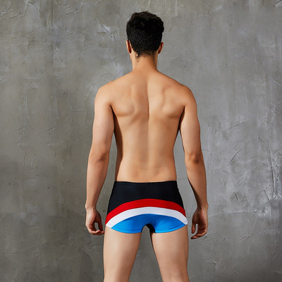 Värvimustriga meeste ujumistrikoo - mitut värvi