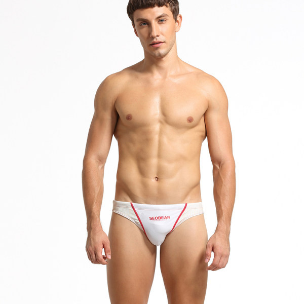 Meeste ujumisriided neljas värvitoonis kirjaga