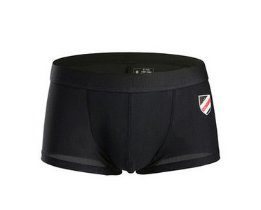 Légáteresztő anyagból készült, alacsony derékú férfi boxer