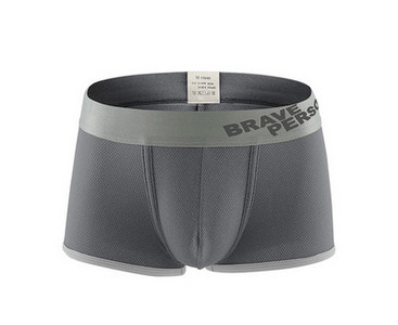 Uus tikitud kirjaga meeste bokserite mudel