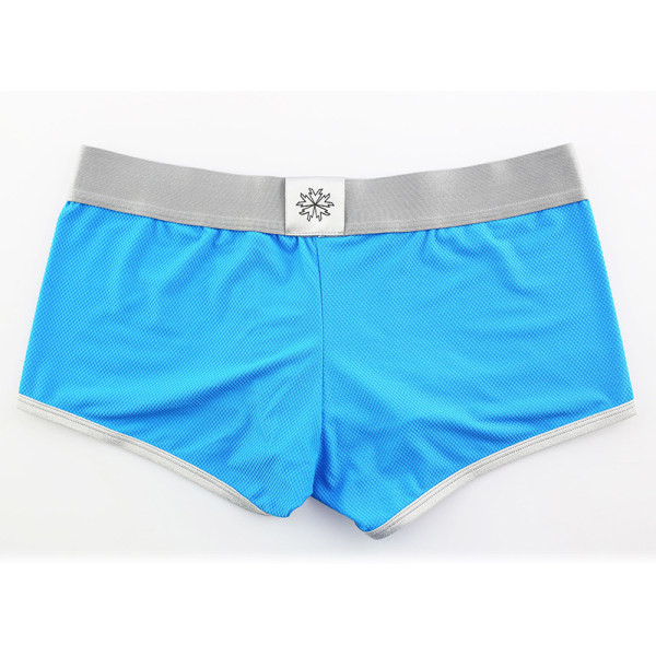 Uus tikitud kirjaga meeste bokserite mudel