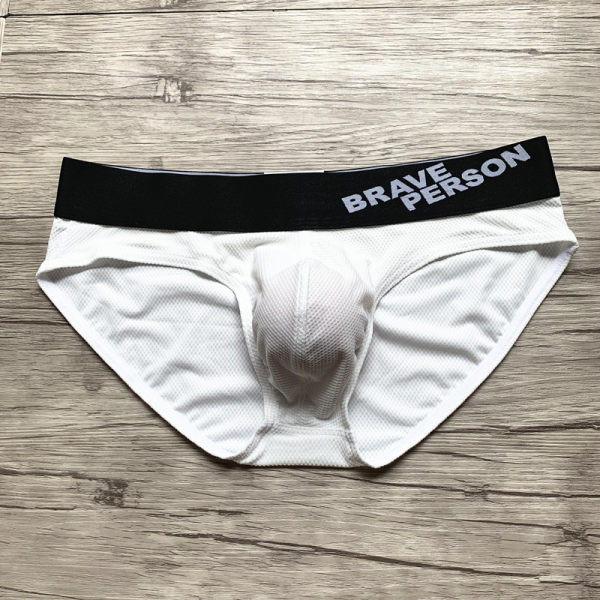 Meeste võrkpüksid tikitud tekstiga