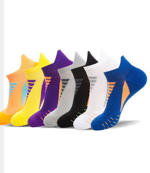 Légáteresztő anyagból készült férfi zokni sportoláshoz