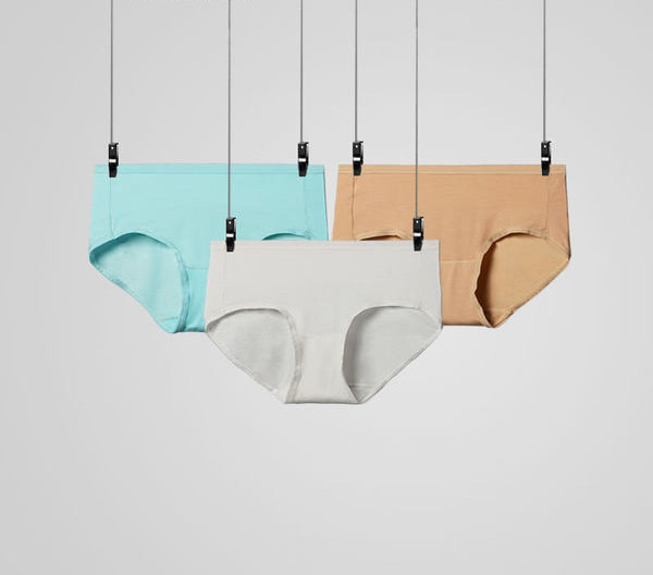 Női bikinik különböző színekben